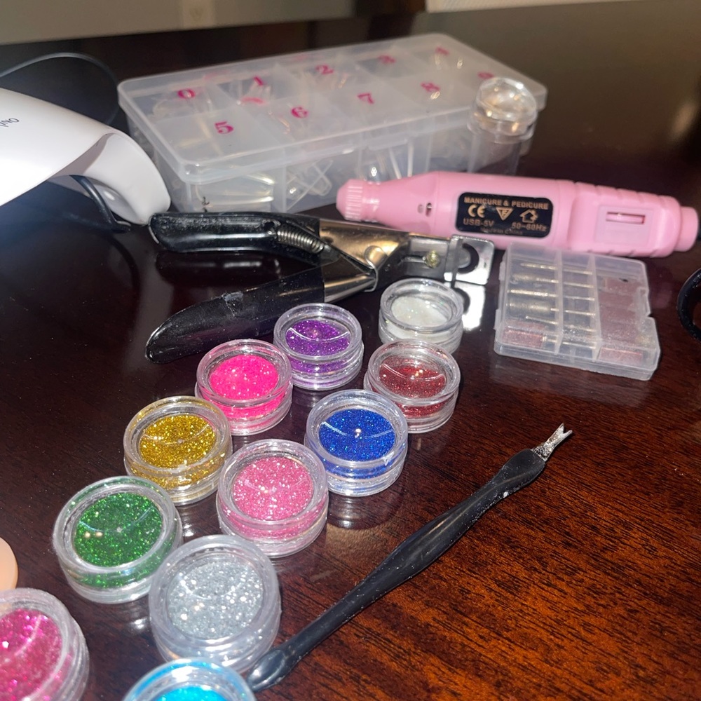 Nail Set - Picture 2 of 4